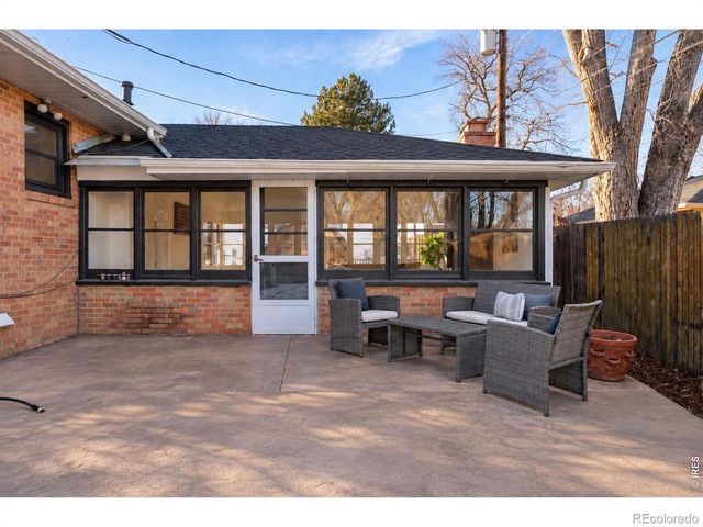 6 Sunset Circle, Longmont, CO 80501