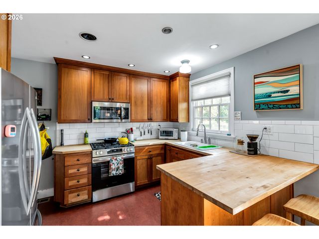 2005 N BLANDENA St, Portland, OR 97217