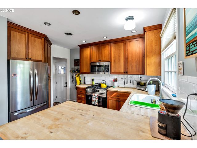 2005 N BLANDENA St, Portland, OR 97217