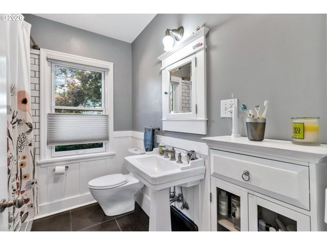 2005 N BLANDENA St, Portland, OR 97217