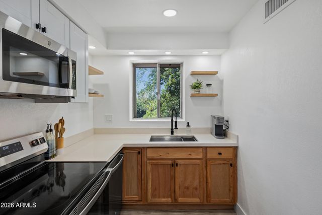 1010 E OSBORN Road E, Phoenix, AZ 85014