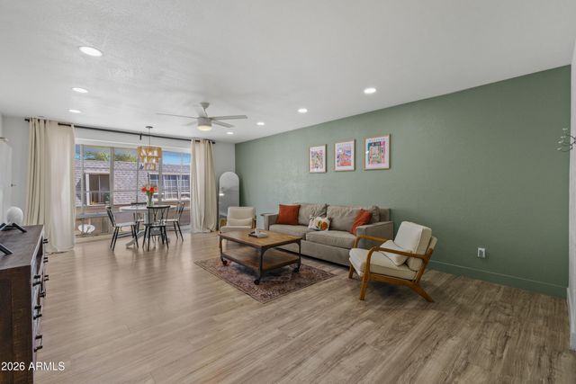 1010 E OSBORN Road E, Phoenix, AZ 85014