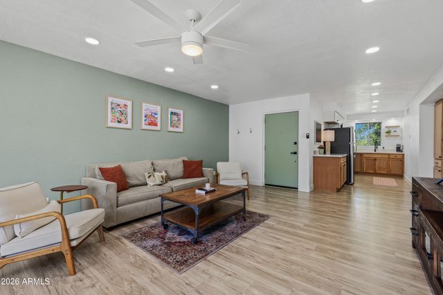 1010 E OSBORN Road E, Phoenix, AZ 85014