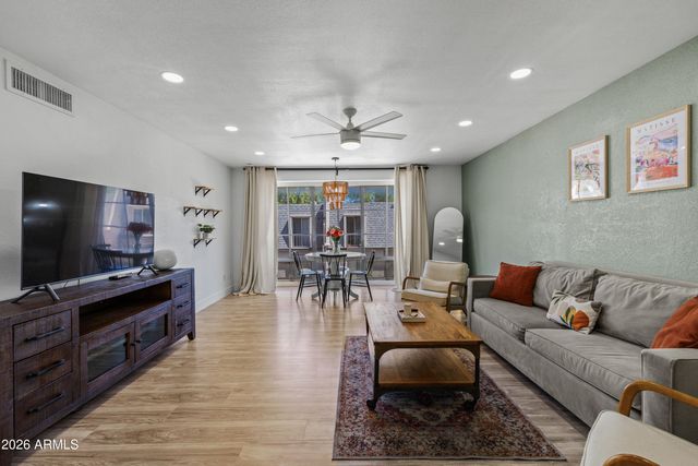 1010 E OSBORN Road E, Phoenix, AZ 85014
