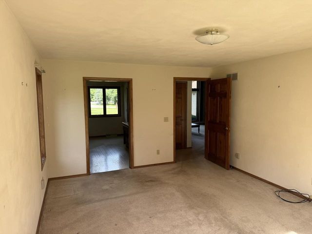 1864 IMPERIAL ROAD, Oshkosh, WI 54904