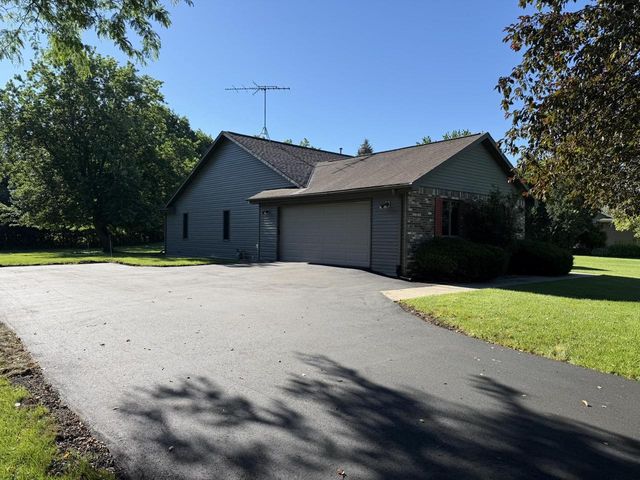1864 IMPERIAL ROAD, Oshkosh, WI 54904