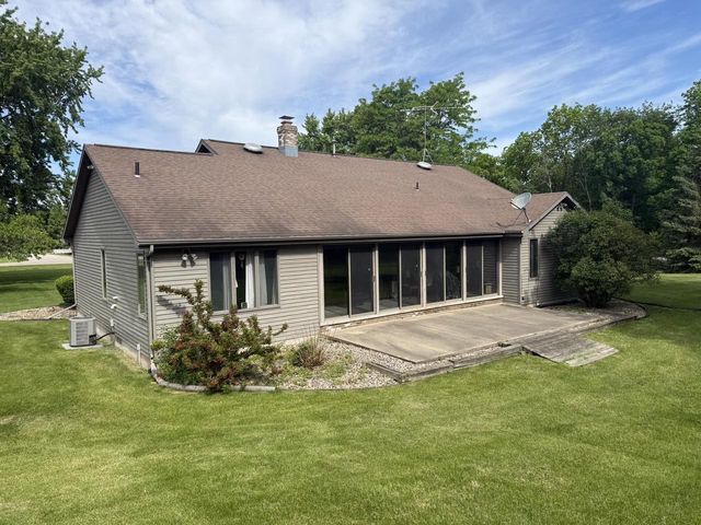 1864 IMPERIAL ROAD, Oshkosh, WI 54904