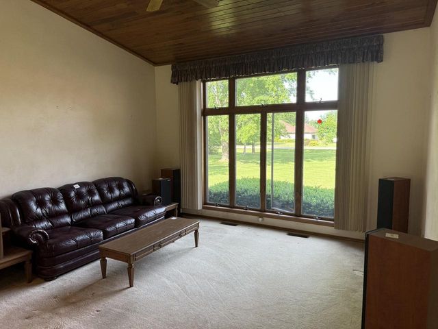 1864 IMPERIAL ROAD, Oshkosh, WI 54904