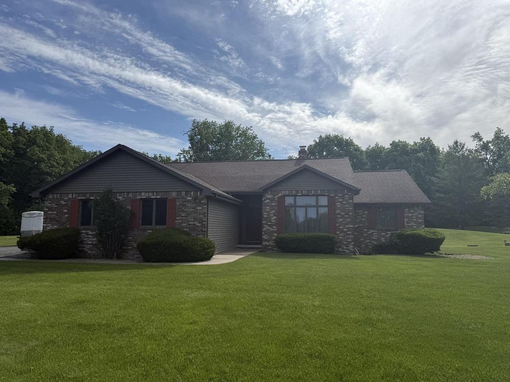 1864 IMPERIAL ROAD, Oshkosh, WI 54904
