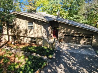 3 Williams Wood Road, Mahtomedi, MN 55115