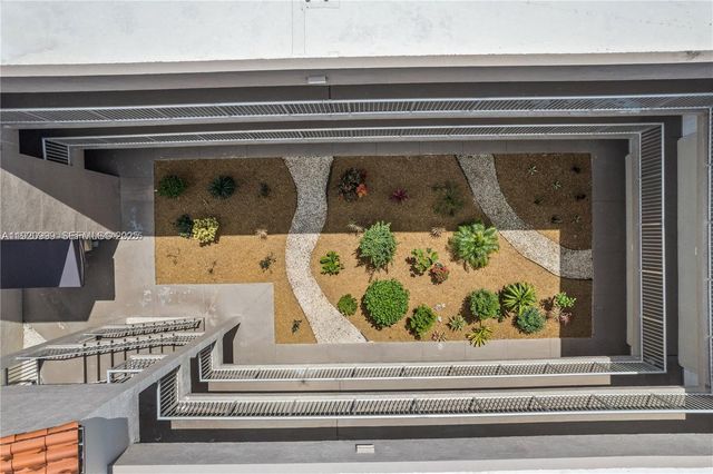 6135 NW 186th St 202, Hialeah, FL 33015