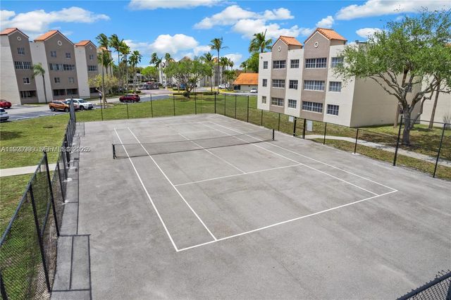 6135 NW 186th St 202, Hialeah, FL 33015