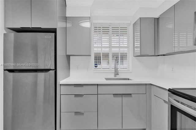 6135 NW 186th St 202, Hialeah, FL 33015