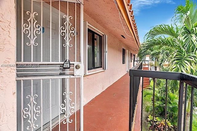 2194 W 60th Street 22212, Hialeah, FL 33016