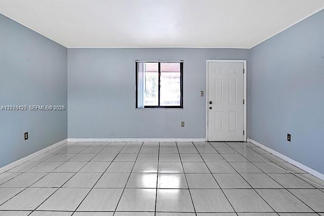 2194 W 60th Street 22212, Hialeah, FL 33016