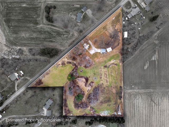 4692 Beechwood Avenue NE, Paris, OH 44669