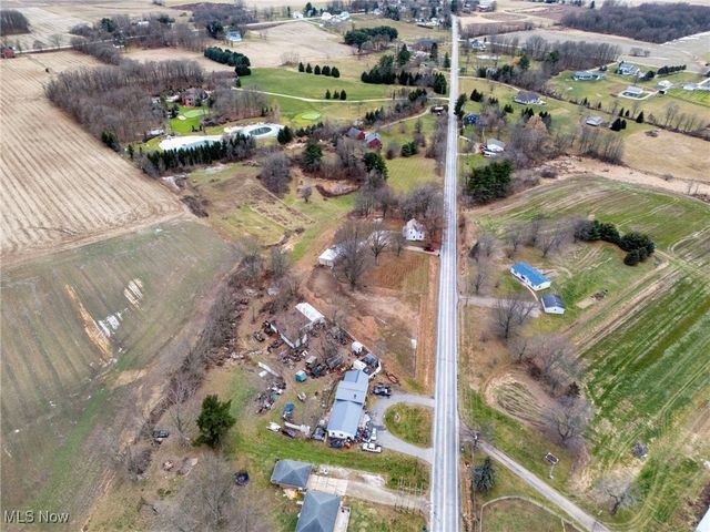 4692 Beechwood Avenue NE, Paris, OH 44669