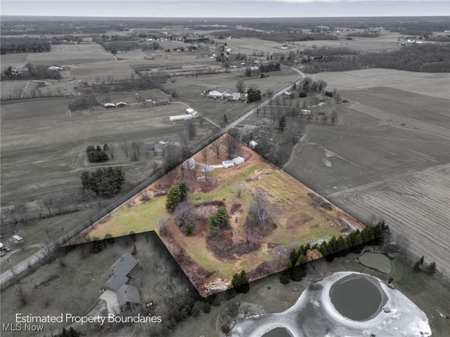 4692 Beechwood Avenue NE, Paris, OH 44669