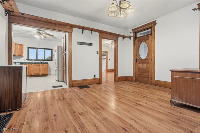 4692 Beechwood Avenue NE, Paris, OH 44669