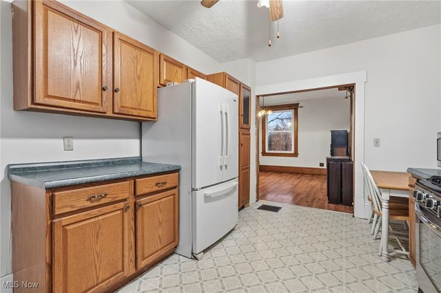 4692 Beechwood Avenue NE, Paris, OH 44669