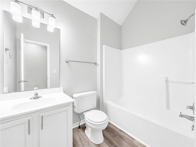 805 Black Oak Drive, Liberty, MO 64068