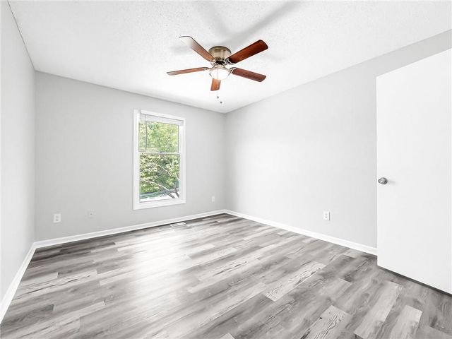 805 Black Oak Drive, Liberty, MO 64068
