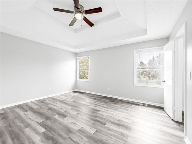 805 Black Oak Drive, Liberty, MO 64068
