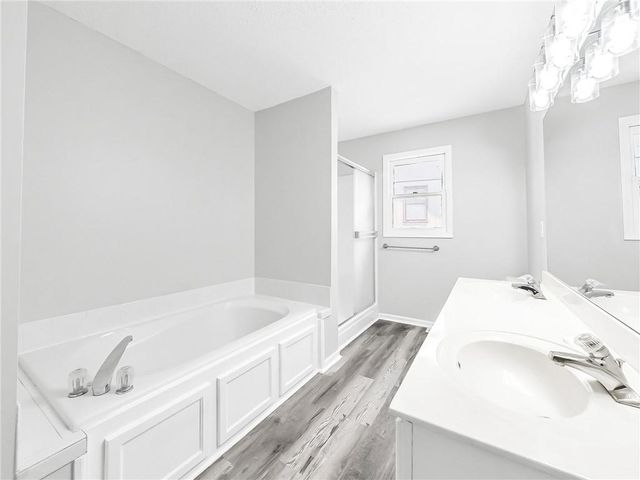 805 Black Oak Drive, Liberty, MO 64068