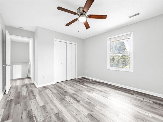 805 Black Oak Drive, Liberty, MO 64068