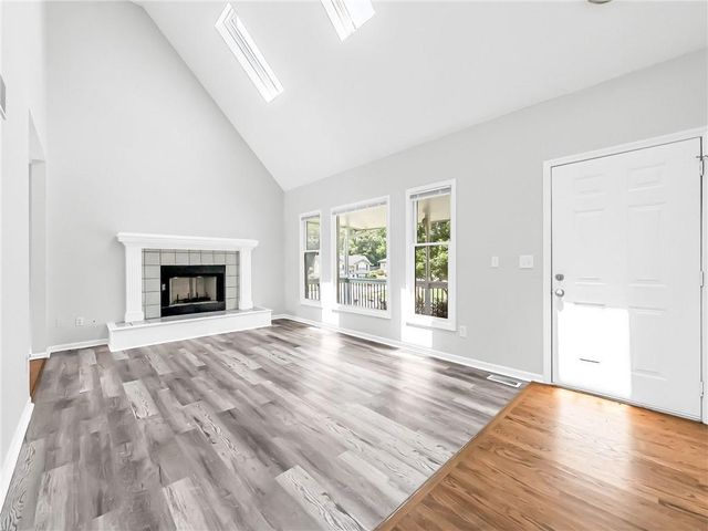 805 Black Oak Drive, Liberty, MO 64068