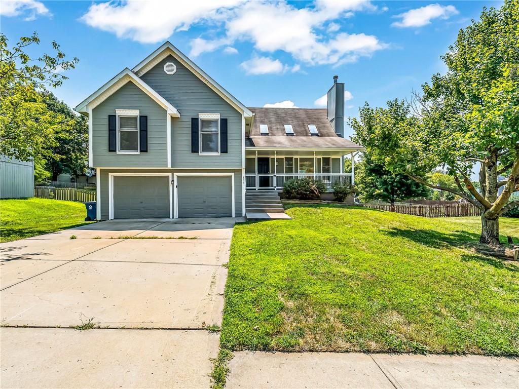 805 Black Oak Drive, Liberty, MO 64068