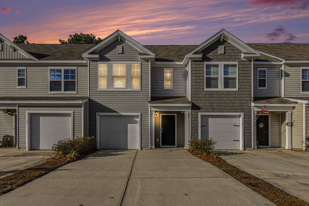 699 Hilchot Drive, Summerville, SC 29486