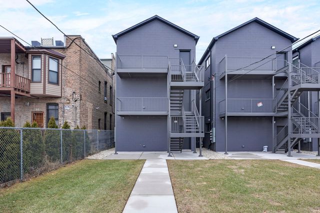 4629 S Michigan Avenue 2, Chicago, IL 60653