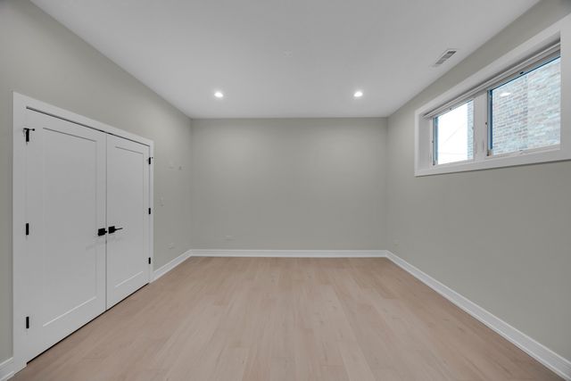 4629 S Michigan Avenue 2, Chicago, IL 60653