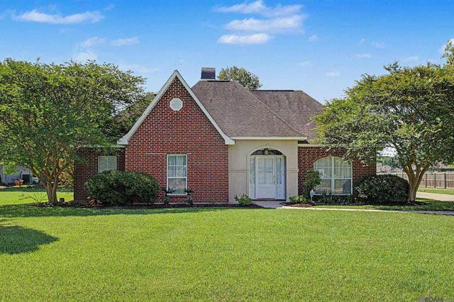 37172 Oak Shadow Ct, Denham Springs, LA 70706
