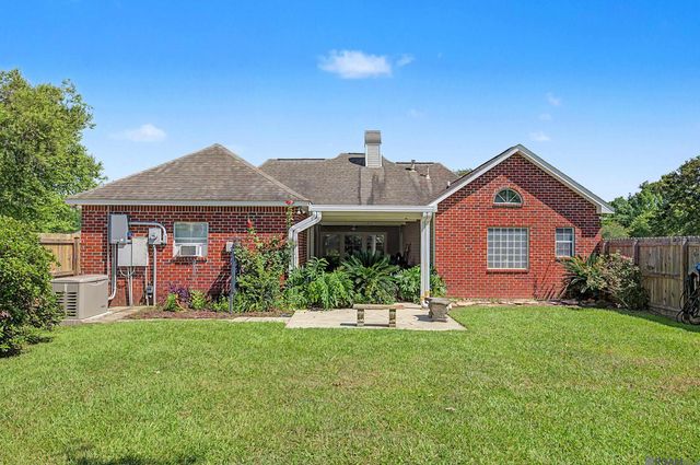 37172 Oak Shadow Ct, Denham Springs, LA 70706