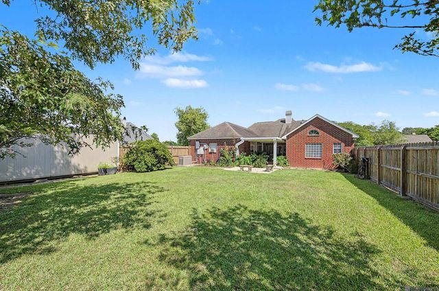 37172 Oak Shadow Ct, Denham Springs, LA 70706