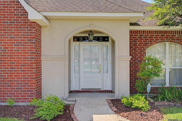 37172 Oak Shadow Ct, Denham Springs, LA 70706