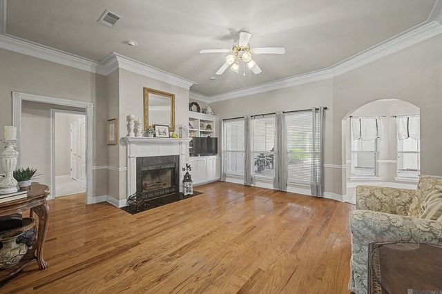 37172 Oak Shadow Ct, Denham Springs, LA 70706