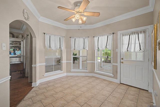 37172 Oak Shadow Ct, Denham Springs, LA 70706