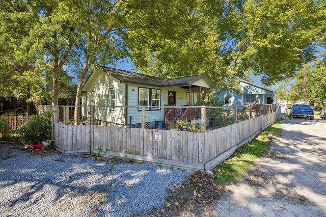 1218 & 1216 Paul Quinn Street, Houston, TX 77091