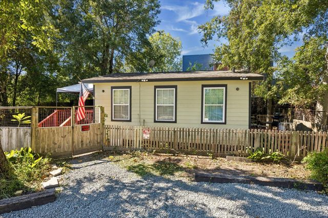 1218 & 1216 Paul Quinn Street, Houston, TX 77091