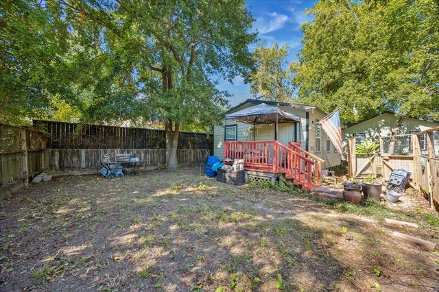 1218 & 1216 Paul Quinn Street, Houston, TX 77091