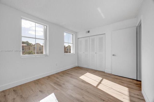 390 NW 86th Ct 803, Miami, FL 33126