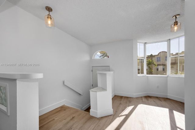 390 NW 86th Ct 803, Miami, FL 33126