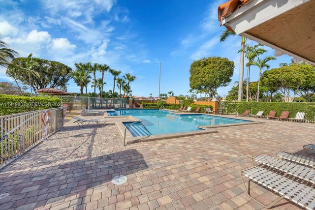 390 NW 86th Ct 803, Miami, FL 33126