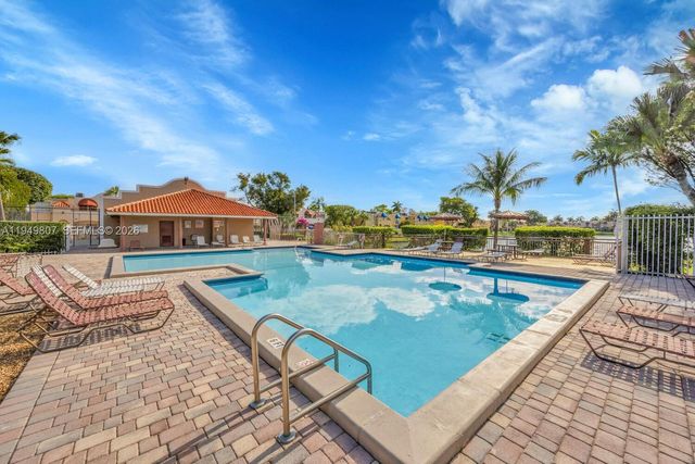 390 NW 86th Ct 803, Miami, FL 33126