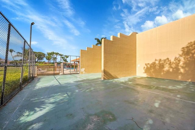 390 NW 86th Ct 803, Miami, FL 33126