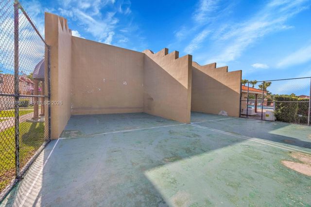 390 NW 86th Ct 803, Miami, FL 33126