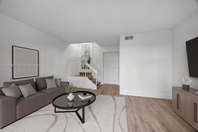 390 NW 86th Ct 803, Miami, FL 33126